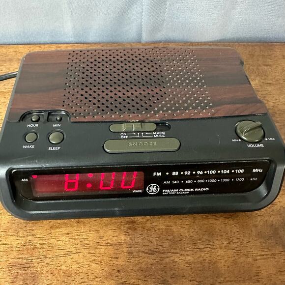 Vintage EUC Retro GE Alarm Clock AM/FM Radio 7-4313B Woodgrain Working Tested - Picture 8 of 10